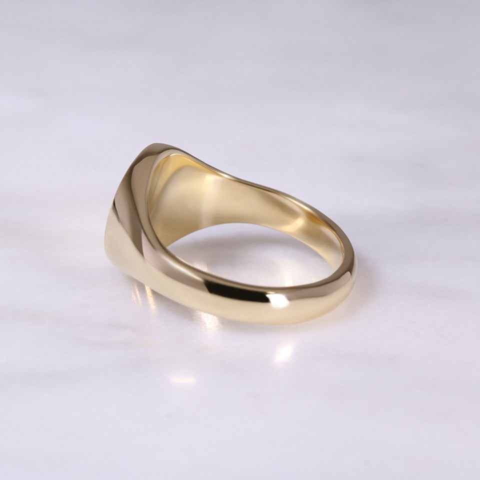 Small signet ring on sale womens