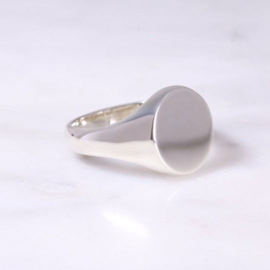 9ct White Gold Oval Signet Ring Medium